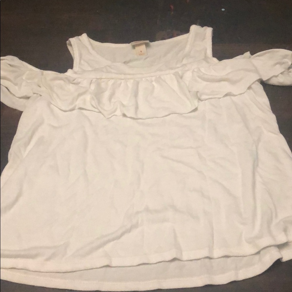 White cold shoulder tank